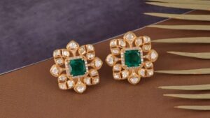 Eleganza senza tempo degli orecchini classici